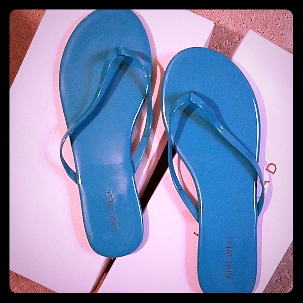 EUC Nine West Flip Flops